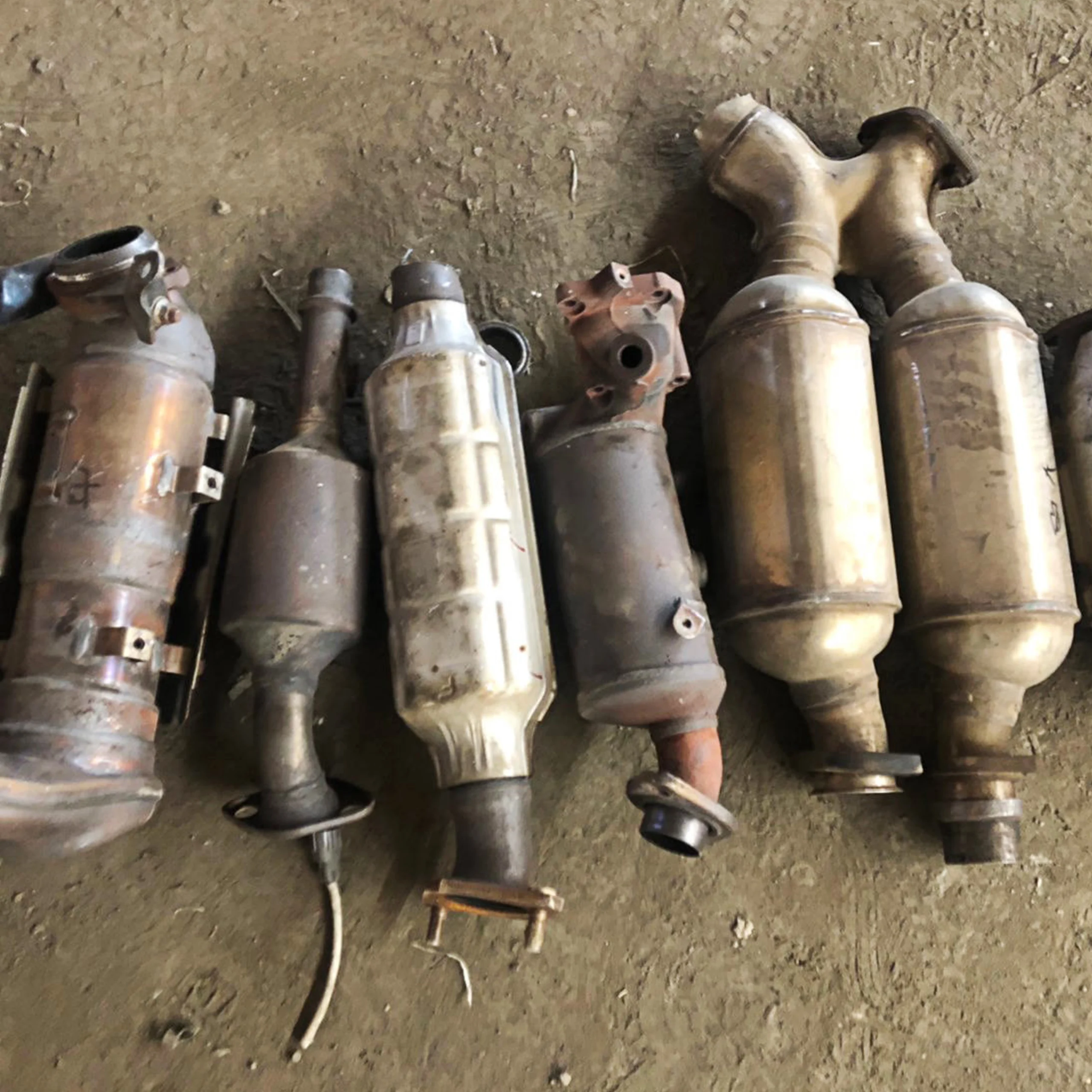 株式会社浜屋 取扱商品 自動車触媒